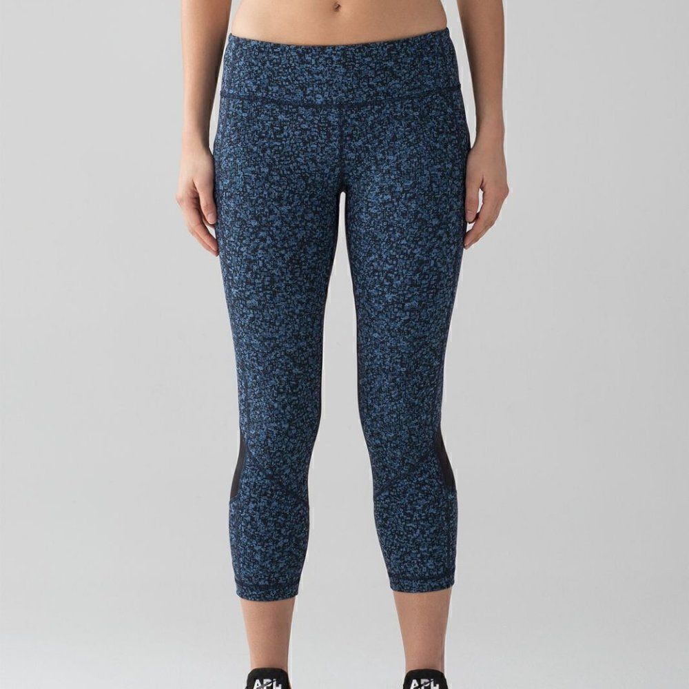 Lululemon Pace Revival Crops Leggings 22" Daisy Dust Illuminight Black / Black